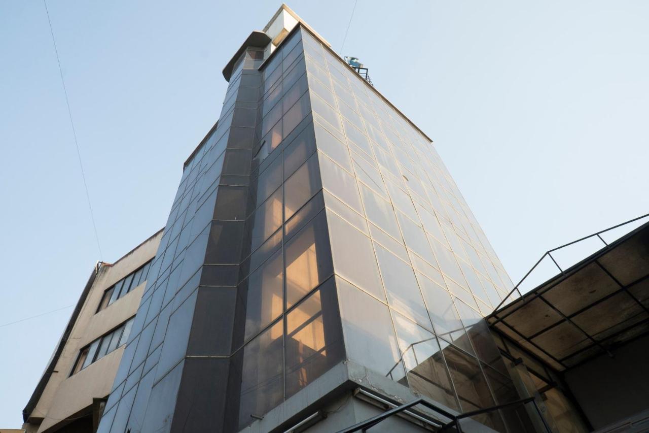 Oyo Flagship 37830 Hotel Aakar International Satara Dış mekan fotoğraf
