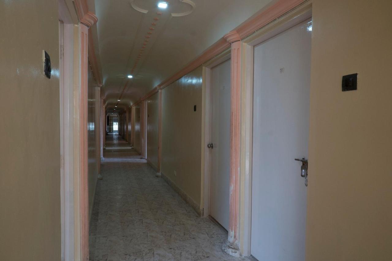 Oyo Flagship 37830 Hotel Aakar International Satara Dış mekan fotoğraf