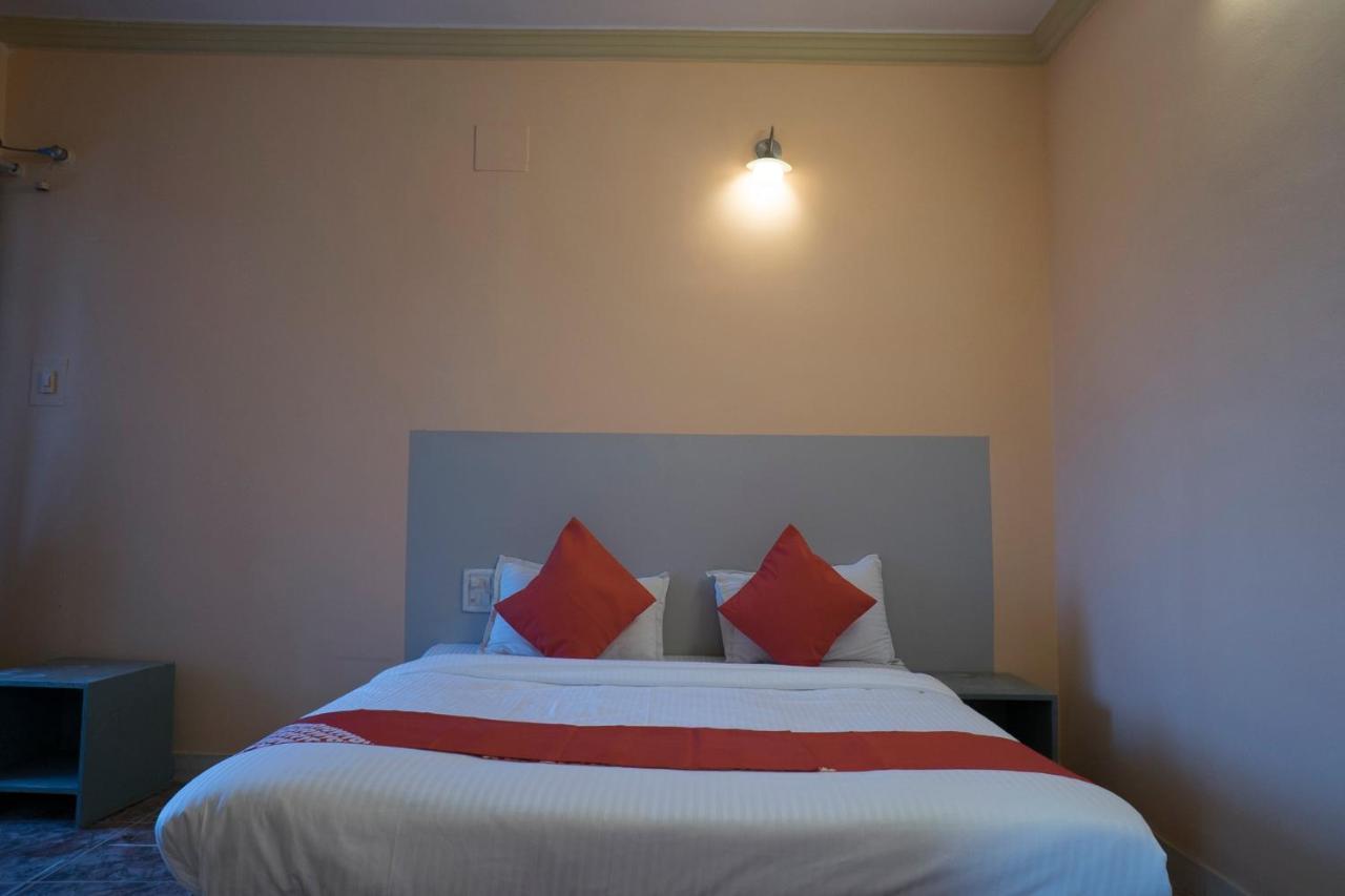 Oyo Flagship 37830 Hotel Aakar International Satara Dış mekan fotoğraf