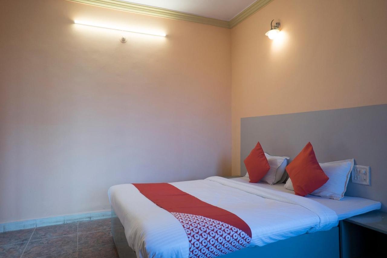 Oyo Flagship 37830 Hotel Aakar International Satara Dış mekan fotoğraf