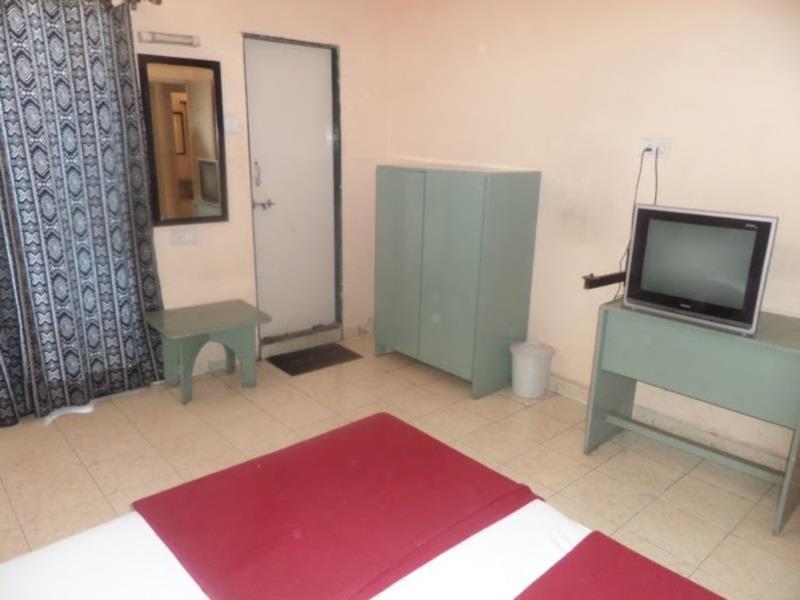 Oyo Flagship 37830 Hotel Aakar International Satara Dış mekan fotoğraf