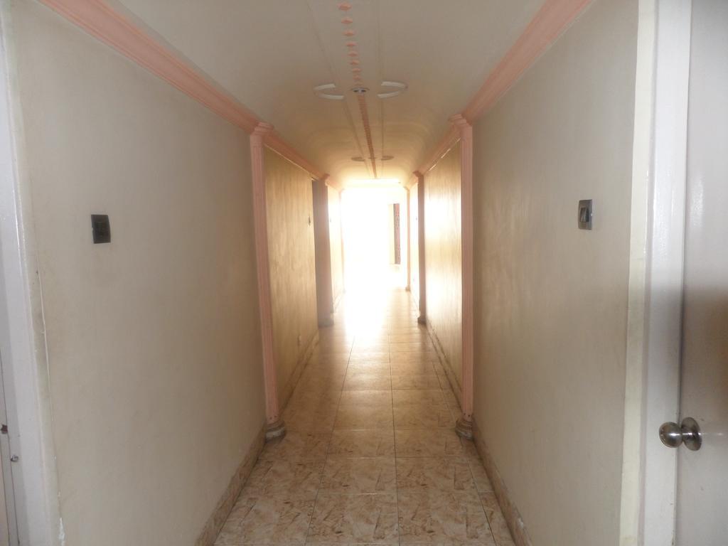 Oyo Flagship 37830 Hotel Aakar International Satara Dış mekan fotoğraf