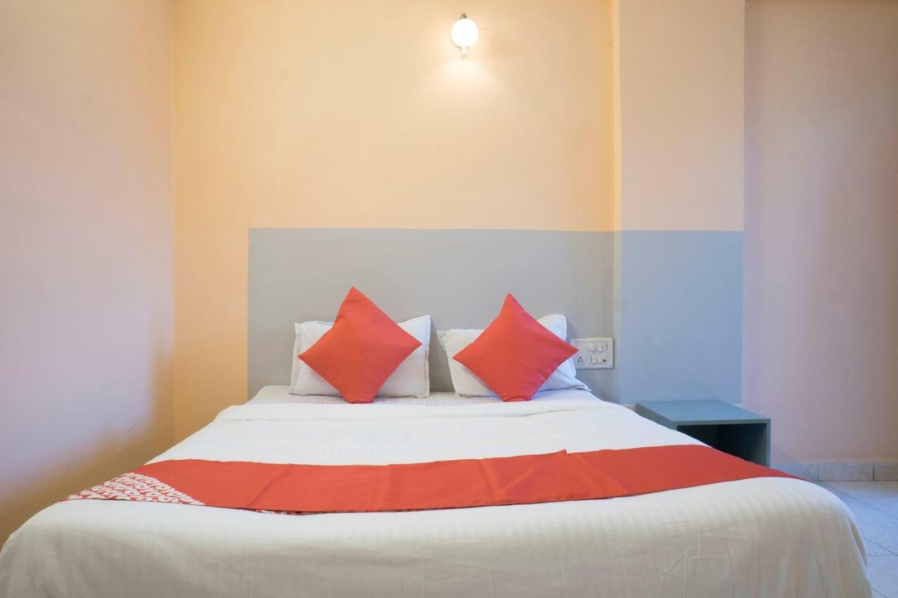 Oyo Flagship 37830 Hotel Aakar International Satara Dış mekan fotoğraf